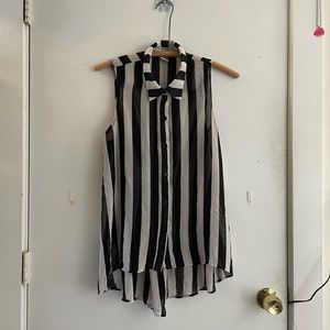 Sans Souci sleeveless striped button down tank